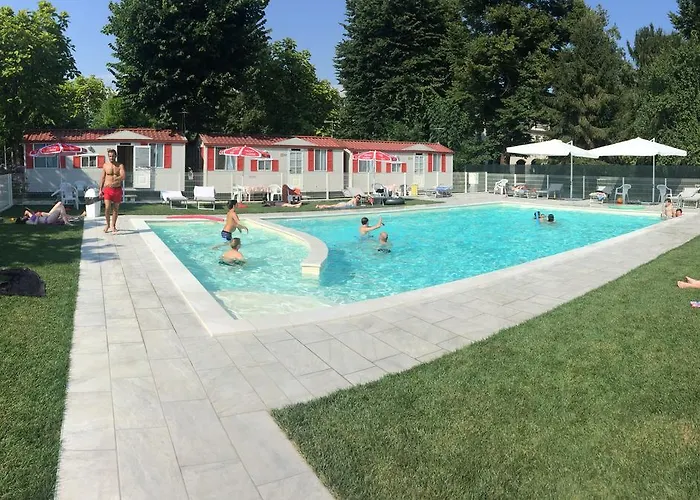 キャンピング セレニッシマ 3*